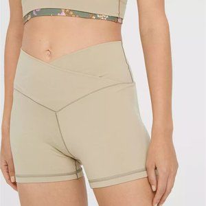 American Eagle Offline Real Me High Waisted Crossover 3” Shortie